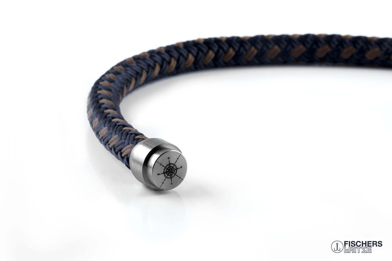 Geöffnetes Armband marineblau braun von Fischers Fritze, aus Segeltau