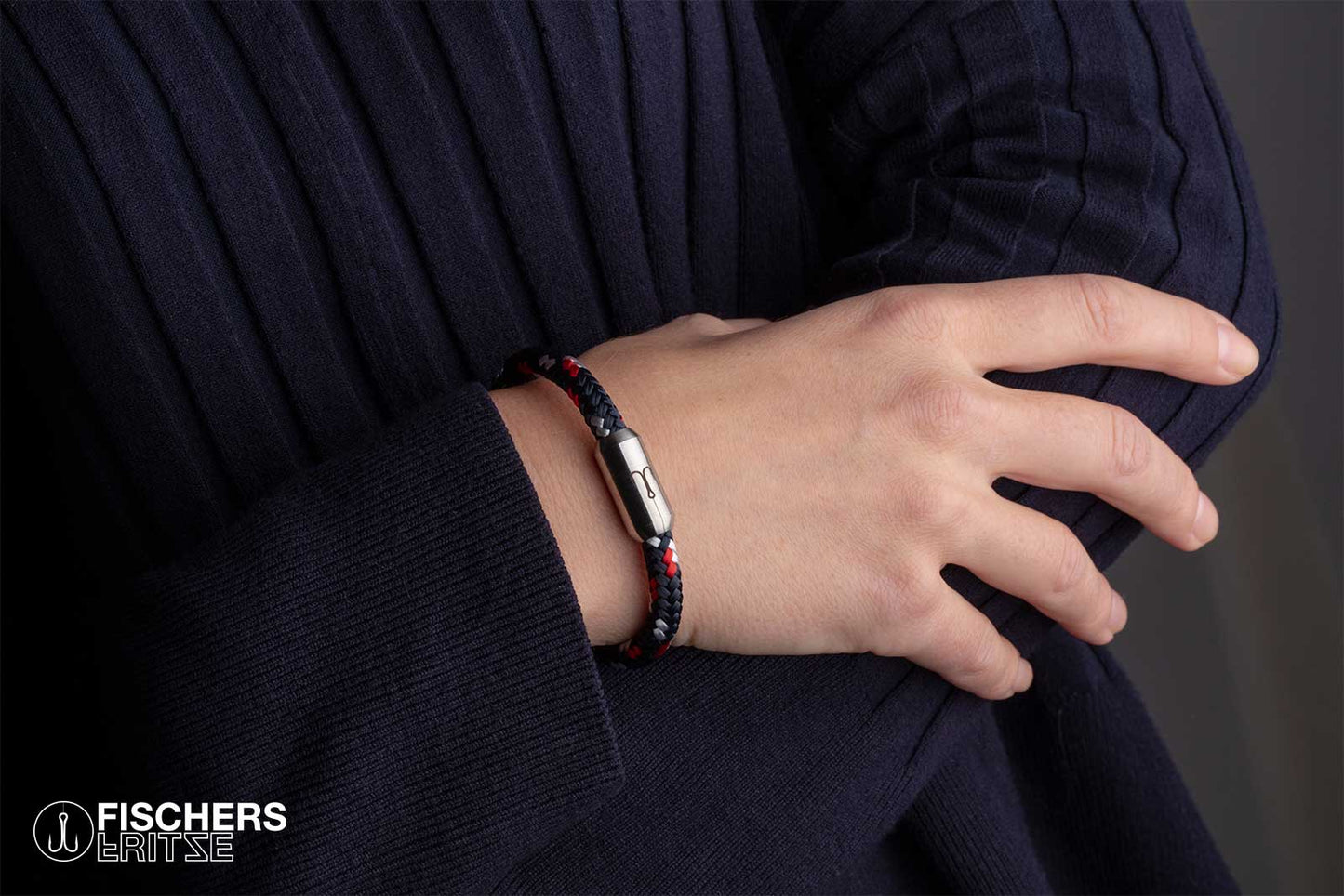 Crab olivia - navy blue red white
