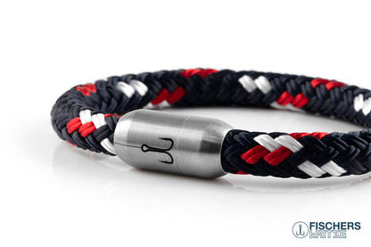 Geschlossenes, maritimes Fischers Fritze-Armband aus Segelseil, Makrele marineblau rot weiss, Angelhaken Edelstahl Gravur