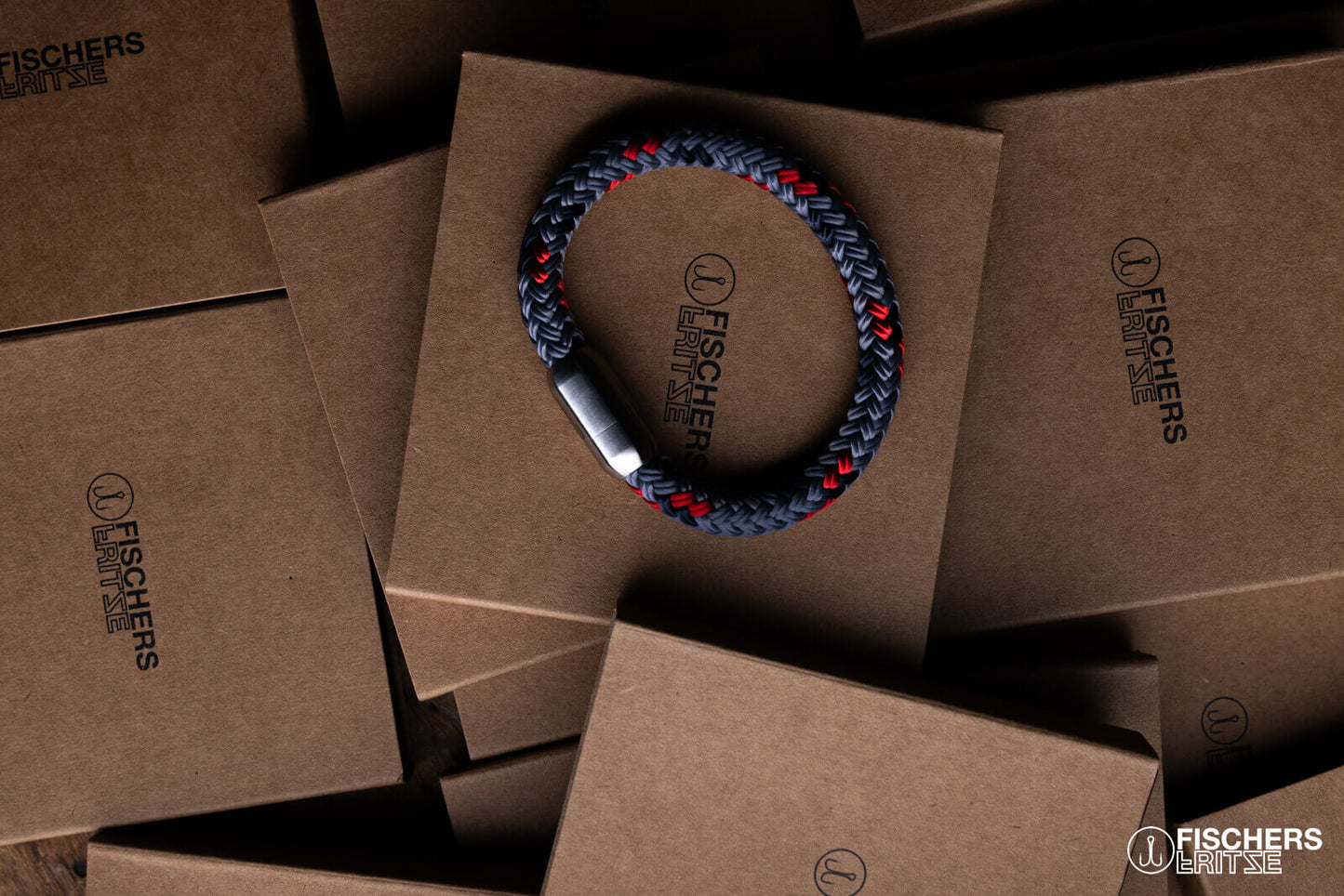 Mackerel edgar - gray red navy blue