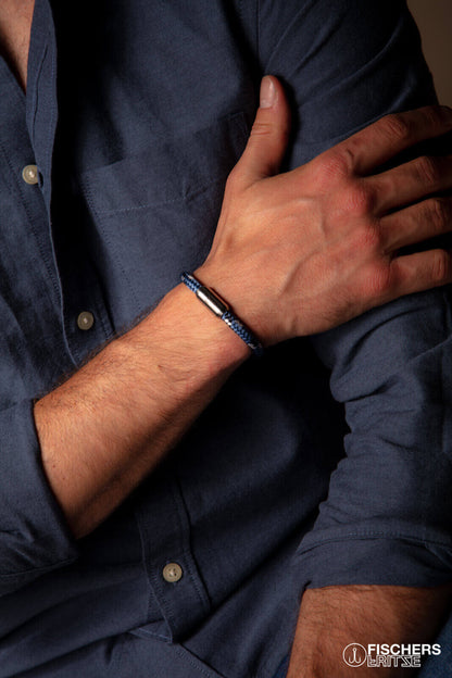 Crab erna - pastel blue navy blue white